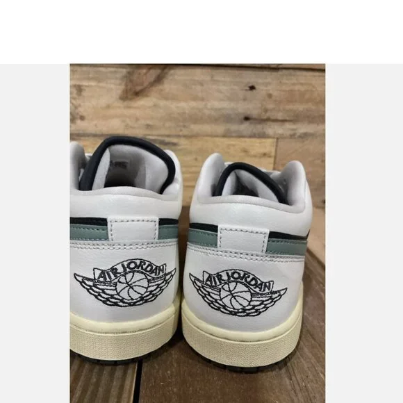 New Women's 9 / Men's 7.5 Nike Air Jordan 1 Low Jade Smoke w/ BOX - Picture 4 of 8